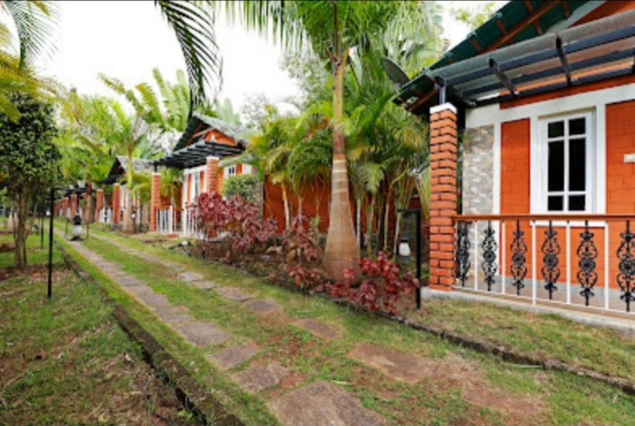 Coorg Nesara Hotel And Resort Kushālnagar Exteriör bild