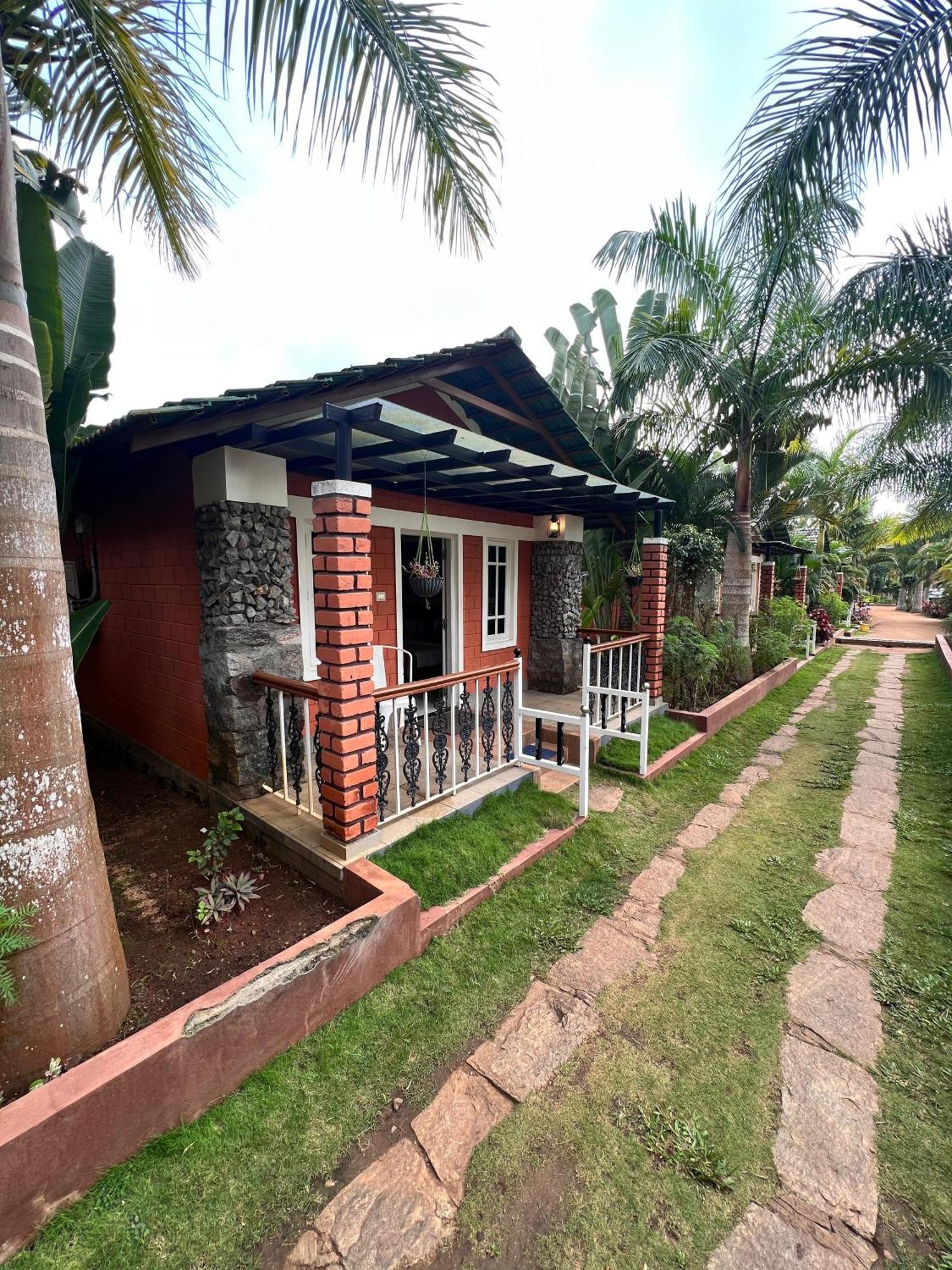 Coorg Nesara Hotel And Resort Kushālnagar Exteriör bild